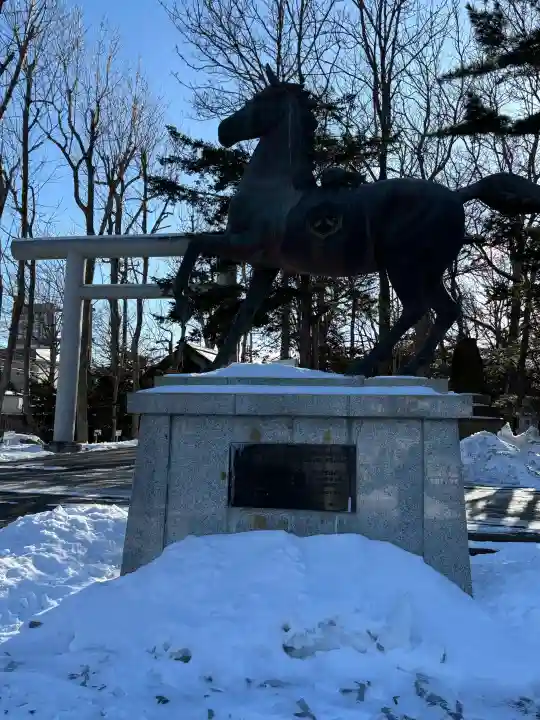 鳥取神社の{uncategorized: "未分類", other: "その他", undefined: "問題あり", building: "その他建物", grave: "お墓", sacred_gate: "鳥居", guardian: "狛犬", statue: "像", buddha: "仏像", history: "歴史", nature: "自然", garden: "庭園", animal: "動物", pagoda: "塔", temizu: "手水舎", mountain_gate: "山門・神門", sanctuary: "本殿・本堂", subordinate: "末社・摂社", art: "芸術", scenery: "景色", jizo: "地蔵", ema: "絵馬", goshuin: "御朱印", omikuji: "おみくじ", items: "授与品その他", amulet: "お守り", goshuincho: "御朱印帳", eats: "食事", festival: "お祭り", votive_dance: "神楽", shichigosan: "七五三参", wedding: "結婚式", experience: "体験その他", initially: "初詣", around: "周辺", anti_infection: "感染症対策"}
