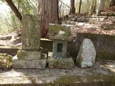 神尾田神社の末社・摂社