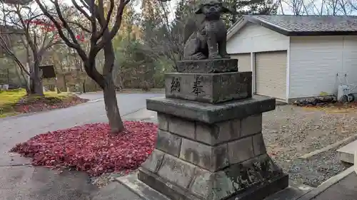 六號神社（鷹栖神社）の狛犬