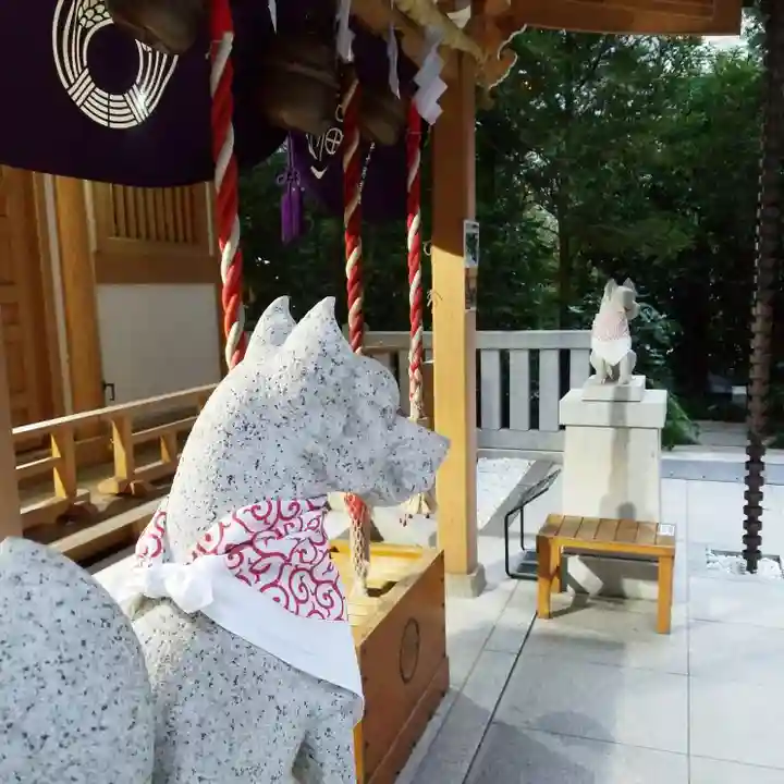 福徳神社(芽吹稲荷)の狛犬
