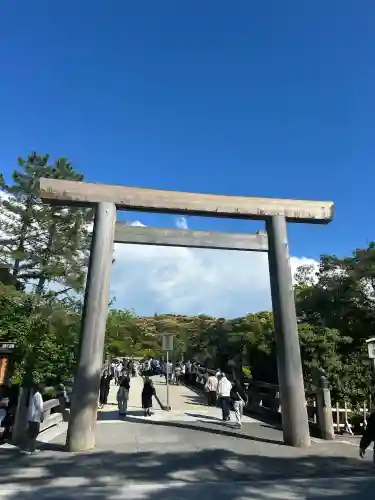 伊勢神宮内宮（皇大神宮）の{uncategorized: "未分類", other: "その他", undefined: "問題あり", building: "その他建物", grave: "お墓", sacred_gate: "鳥居", guardian: "狛犬", statue: "像", buddha: "仏像", history: "歴史", nature: "自然", garden: "庭園", animal: "動物", pagoda: "塔", temizu: "手水舎", mountain_gate: "山門・神門", sanctuary: "本殿・本堂", subordinate: "末社・摂社", art: "芸術", scenery: "景色", jizo: "地蔵", ema: "絵馬", goshuin: "御朱印", omikuji: "おみくじ", items: "授与品その他", amulet: "お守り", goshuincho: "御朱印帳", eats: "食事", festival: "お祭り", votive_dance: "神楽", shichigosan: "七五三参", wedding: "結婚式", experience: "体験その他", initially: "初詣", around: "周辺", anti_infection: "感染症対策"}