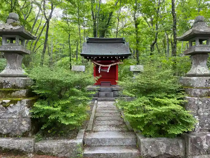 山中諏訪神社(山梨県)