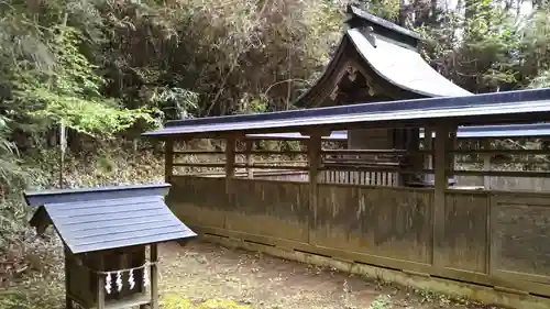 静神社の本殿