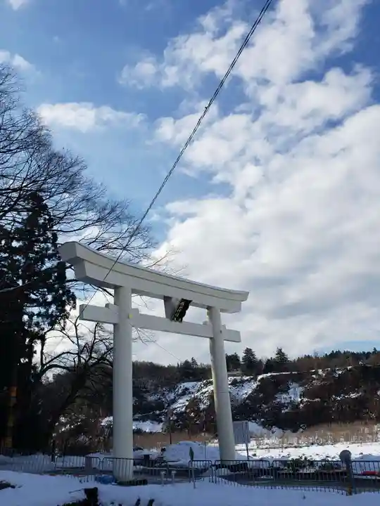 雄山神社前立社壇の鳥居