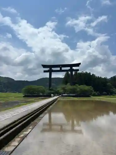 熊野本宮大社の{uncategorized: "未分類", other: "その他", undefined: "問題あり", building: "その他建物", grave: "お墓", sacred_gate: "鳥居", guardian: "狛犬", statue: "像", buddha: "仏像", history: "歴史", nature: "自然", garden: "庭園", animal: "動物", pagoda: "塔", temizu: "手水舎", mountain_gate: "山門・神門", sanctuary: "本殿・本堂", subordinate: "末社・摂社", art: "芸術", scenery: "景色", jizo: "地蔵", ema: "絵馬", goshuin: "御朱印", omikuji: "おみくじ", items: "授与品その他", amulet: "お守り", goshuincho: "御朱印帳", eats: "食事", festival: "お祭り", votive_dance: "神楽", shichigosan: "七五三参", wedding: "結婚式", experience: "体験その他", initially: "初詣", around: "周辺", anti_infection: "感染症対策"}