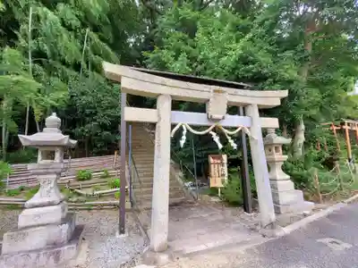 多聞六神社の鳥居