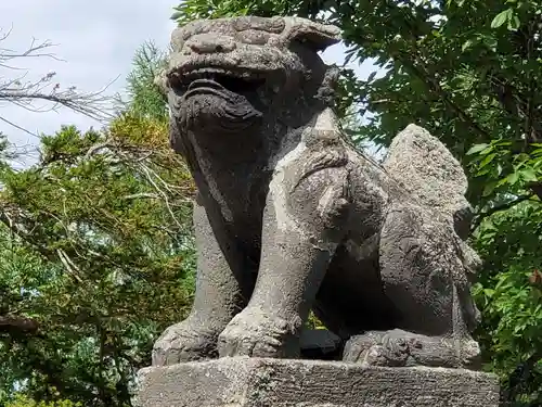 共成神社の狛犬