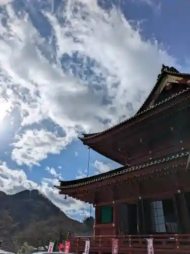 日光山輪王寺 大猷院の{uncategorized: "未分類", other: "その他", undefined: "問題あり", building: "その他建物", grave: "お墓", sacred_gate: "鳥居", guardian: "狛犬", statue: "像", buddha: "仏像", history: "歴史", nature: "自然", garden: "庭園", animal: "動物", pagoda: "塔", temizu: "手水舎", mountain_gate: "山門・神門", sanctuary: "本殿・本堂", subordinate: "末社・摂社", art: "芸術", scenery: "景色", jizo: "地蔵", ema: "絵馬", goshuin: "御朱印", omikuji: "おみくじ", items: "授与品その他", amulet: "お守り", goshuincho: "御朱印帳", eats: "食事", festival: "お祭り", votive_dance: "神楽", shichigosan: "七五三参", wedding: "結婚式", experience: "体験その他", initially: "初詣", around: "周辺", anti_infection: "感染症対策"}