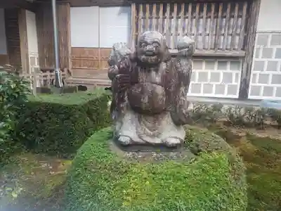 瓦屋寺の像