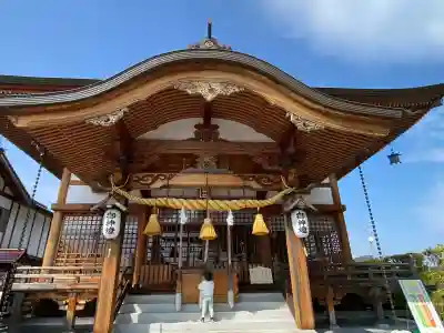 岩国白蛇神社の{uncategorized: "未分類", other: "その他", undefined: "問題あり", building: "その他建物", grave: "お墓", sacred_gate: "鳥居", guardian: "狛犬", statue: "像", buddha: "仏像", history: "歴史", nature: "自然", garden: "庭園", animal: "動物", pagoda: "塔", temizu: "手水舎", mountain_gate: "山門・神門", sanctuary: "本殿・本堂", subordinate: "末社・摂社", art: "芸術", scenery: "景色", jizo: "地蔵", ema: "絵馬", goshuin: "御朱印", omikuji: "おみくじ", items: "授与品その他", amulet: "お守り", goshuincho: "御朱印帳", eats: "食事", festival: "お祭り", votive_dance: "神楽", shichigosan: "七五三参", wedding: "結婚式", experience: "体験その他", initially: "初詣", around: "周辺", anti_infection: "感染症対策"}
