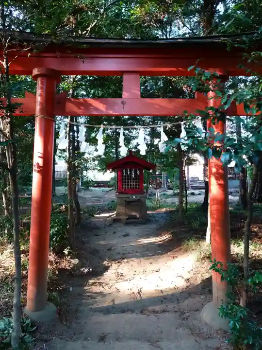 菅谷神社の{uncategorized: "未分類", other: "その他", undefined: "問題あり", building: "その他建物", grave: "お墓", sacred_gate: "鳥居", guardian: "狛犬", statue: "像", buddha: "仏像", history: "歴史", nature: "自然", garden: "庭園", animal: "動物", pagoda: "塔", temizu: "手水舎", mountain_gate: "山門・神門", sanctuary: "本殿・本堂", subordinate: "末社・摂社", art: "芸術", scenery: "景色", jizo: "地蔵", ema: "絵馬", goshuin: "御朱印", omikuji: "おみくじ", items: "授与品その他", amulet: "お守り", goshuincho: "御朱印帳", eats: "食事", festival: "お祭り", votive_dance: "神楽", shichigosan: "七五三参", wedding: "結婚式", experience: "体験その他", initially: "初詣", around: "周辺", anti_infection: "感染症対策"}