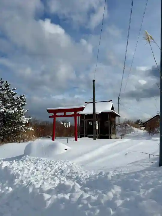 出来澗稲荷神社の{uncategorized: "未分類", other: "その他", undefined: "問題あり", building: "その他建物", grave: "お墓", sacred_gate: "鳥居", guardian: "狛犬", statue: "像", buddha: "仏像", history: "歴史", nature: "自然", garden: "庭園", animal: "動物", pagoda: "塔", temizu: "手水舎", mountain_gate: "山門・神門", sanctuary: "本殿・本堂", subordinate: "末社・摂社", art: "芸術", scenery: "景色", jizo: "地蔵", ema: "絵馬", goshuin: "御朱印", omikuji: "おみくじ", items: "授与品その他", amulet: "お守り", goshuincho: "御朱印帳", eats: "食事", festival: "お祭り", votive_dance: "神楽", shichigosan: "七五三参", wedding: "結婚式", experience: "体験その他", initially: "初詣", around: "周辺", anti_infection: "感染症対策"}