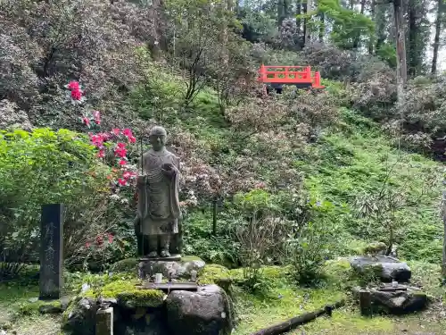岡寺（龍蓋寺）の{uncategorized: "未分類", other: "その他", undefined: "問題あり", building: "その他建物", grave: "お墓", sacred_gate: "鳥居", guardian: "狛犬", statue: "像", buddha: "仏像", history: "歴史", nature: "自然", garden: "庭園", animal: "動物", pagoda: "塔", temizu: "手水舎", mountain_gate: "山門・神門", sanctuary: "本殿・本堂", subordinate: "末社・摂社", art: "芸術", scenery: "景色", jizo: "地蔵", ema: "絵馬", goshuin: "御朱印", omikuji: "おみくじ", items: "授与品その他", amulet: "お守り", goshuincho: "御朱印帳", eats: "食事", festival: "お祭り", votive_dance: "神楽", shichigosan: "七五三参", wedding: "結婚式", experience: "体験その他", initially: "初詣", around: "周辺", anti_infection: "感染症対策"}