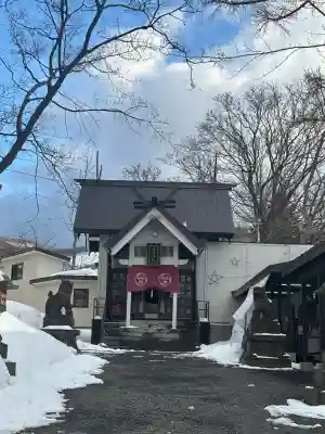 星置神社の{uncategorized: "未分類", other: "その他", undefined: "問題あり", building: "その他建物", grave: "お墓", sacred_gate: "鳥居", guardian: "狛犬", statue: "像", buddha: "仏像", history: "歴史", nature: "自然", garden: "庭園", animal: "動物", pagoda: "塔", temizu: "手水舎", mountain_gate: "山門・神門", sanctuary: "本殿・本堂", subordinate: "末社・摂社", art: "芸術", scenery: "景色", jizo: "地蔵", ema: "絵馬", goshuin: "御朱印", omikuji: "おみくじ", items: "授与品その他", amulet: "お守り", goshuincho: "御朱印帳", eats: "食事", festival: "お祭り", votive_dance: "神楽", shichigosan: "七五三参", wedding: "結婚式", experience: "体験その他", initially: "初詣", around: "周辺", anti_infection: "感染症対策"}