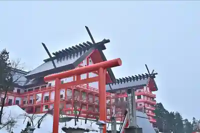 宝徳山稲荷大社の鳥居
