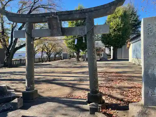 諏訪神社の鳥居