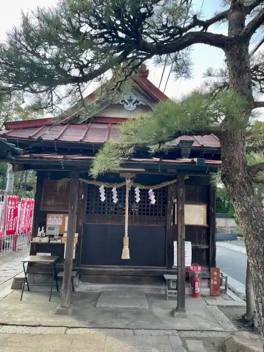 城山稲荷神社の{uncategorized: "未分類", other: "その他", undefined: "問題あり", building: "その他建物", grave: "お墓", sacred_gate: "鳥居", guardian: "狛犬", statue: "像", buddha: "仏像", history: "歴史", nature: "自然", garden: "庭園", animal: "動物", pagoda: "塔", temizu: "手水舎", mountain_gate: "山門・神門", sanctuary: "本殿・本堂", subordinate: "末社・摂社", art: "芸術", scenery: "景色", jizo: "地蔵", ema: "絵馬", goshuin: "御朱印", omikuji: "おみくじ", items: "授与品その他", amulet: "お守り", goshuincho: "御朱印帳", eats: "食事", festival: "お祭り", votive_dance: "神楽", shichigosan: "七五三参", wedding: "結婚式", experience: "体験その他", initially: "初詣", around: "周辺", anti_infection: "感染症対策"}