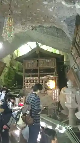 銭洗弁財天宇賀福神社の本殿・本堂