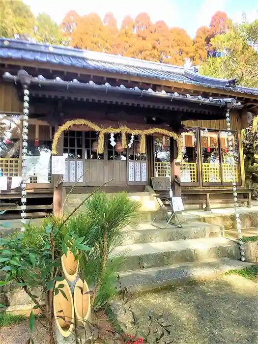 男女神社の本殿