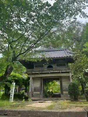 日輪寺の{uncategorized: "未分類", other: "その他", undefined: "問題あり", building: "その他建物", grave: "お墓", sacred_gate: "鳥居", guardian: "狛犬", statue: "像", buddha: "仏像", history: "歴史", nature: "自然", garden: "庭園", animal: "動物", pagoda: "塔", temizu: "手水舎", mountain_gate: "山門・神門", sanctuary: "本殿・本堂", subordinate: "末社・摂社", art: "芸術", scenery: "景色", jizo: "地蔵", ema: "絵馬", goshuin: "御朱印", omikuji: "おみくじ", items: "授与品その他", amulet: "お守り", goshuincho: "御朱印帳", eats: "食事", festival: "お祭り", votive_dance: "神楽", shichigosan: "七五三参", wedding: "結婚式", experience: "体験その他", initially: "初詣", around: "周辺", anti_infection: "感染症対策"}