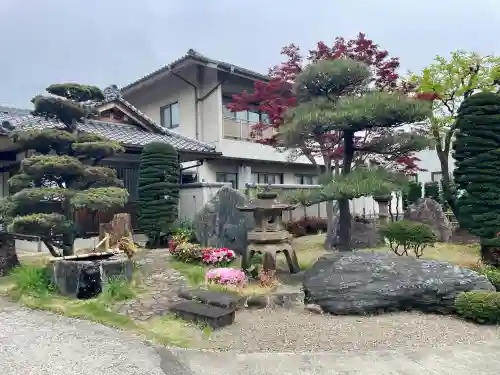 東光寺の{uncategorized: "未分類", other: "その他", undefined: "問題あり", building: "その他建物", grave: "お墓", sacred_gate: "鳥居", guardian: "狛犬", statue: "像", buddha: "仏像", history: "歴史", nature: "自然", garden: "庭園", animal: "動物", pagoda: "塔", temizu: "手水舎", mountain_gate: "山門・神門", sanctuary: "本殿・本堂", subordinate: "末社・摂社", art: "芸術", scenery: "景色", jizo: "地蔵", ema: "絵馬", goshuin: "御朱印", omikuji: "おみくじ", items: "授与品その他", amulet: "お守り", goshuincho: "御朱印帳", eats: "食事", festival: "お祭り", votive_dance: "神楽", shichigosan: "七五三参", wedding: "結婚式", experience: "体験その他", initially: "初詣", around: "周辺", anti_infection: "感染症対策"}