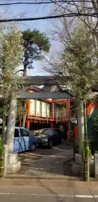 於玉稲荷神社の鳥居
