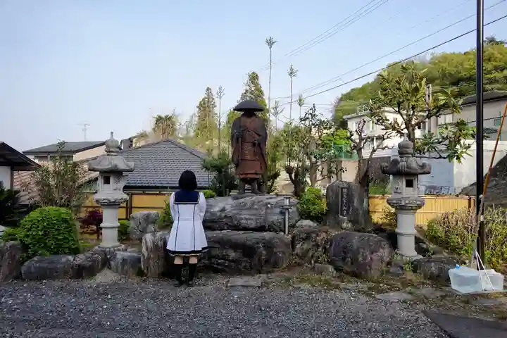 順慶寺の像