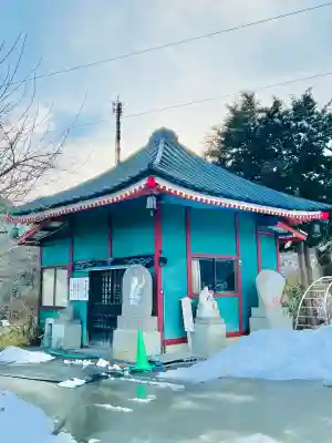 水上寺(成田山水上不動尊) の{uncategorized: "未分類", other: "その他", undefined: "問題あり", building: "その他建物", grave: "お墓", sacred_gate: "鳥居", guardian: "狛犬", statue: "像", buddha: "仏像", history: "歴史", nature: "自然", garden: "庭園", animal: "動物", pagoda: "塔", temizu: "手水舎", mountain_gate: "山門・神門", sanctuary: "本殿・本堂", subordinate: "末社・摂社", art: "芸術", scenery: "景色", jizo: "地蔵", ema: "絵馬", goshuin: "御朱印", omikuji: "おみくじ", items: "授与品その他", amulet: "お守り", goshuincho: "御朱印帳", eats: "食事", festival: "お祭り", votive_dance: "神楽", shichigosan: "七五三参", wedding: "結婚式", experience: "体験その他", initially: "初詣", around: "周辺", anti_infection: "感染症対策"}