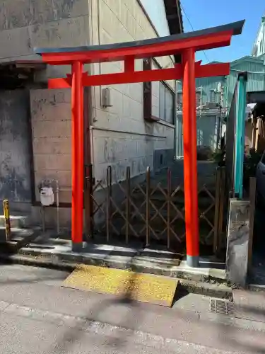 一加番稲荷神社の{uncategorized: "未分類", other: "その他", undefined: "問題あり", building: "その他建物", grave: "お墓", sacred_gate: "鳥居", guardian: "狛犬", statue: "像", buddha: "仏像", history: "歴史", nature: "自然", garden: "庭園", animal: "動物", pagoda: "塔", temizu: "手水舎", mountain_gate: "山門・神門", sanctuary: "本殿・本堂", subordinate: "末社・摂社", art: "芸術", scenery: "景色", jizo: "地蔵", ema: "絵馬", goshuin: "御朱印", omikuji: "おみくじ", items: "授与品その他", amulet: "お守り", goshuincho: "御朱印帳", eats: "食事", festival: "お祭り", votive_dance: "神楽", shichigosan: "七五三参", wedding: "結婚式", experience: "体験その他", initially: "初詣", around: "周辺", anti_infection: "感染症対策"}