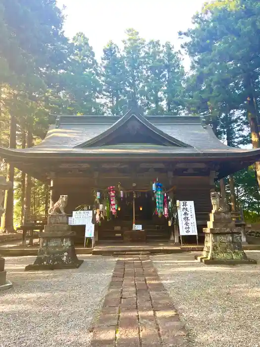 吾妻神社の本殿