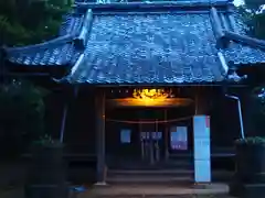 神明社の本殿