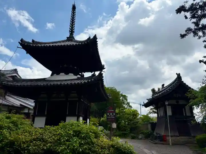 吉田寺の{uncategorized: "未分類", other: "その他", undefined: "問題あり", building: "その他建物", grave: "お墓", sacred_gate: "鳥居", guardian: "狛犬", statue: "像", buddha: "仏像", history: "歴史", nature: "自然", garden: "庭園", animal: "動物", pagoda: "塔", temizu: "手水舎", mountain_gate: "山門・神門", sanctuary: "本殿・本堂", subordinate: "末社・摂社", art: "芸術", scenery: "景色", jizo: "地蔵", ema: "絵馬", goshuin: "御朱印", omikuji: "おみくじ", items: "授与品その他", amulet: "お守り", goshuincho: "御朱印帳", eats: "食事", festival: "お祭り", votive_dance: "神楽", shichigosan: "七五三参", wedding: "結婚式", experience: "体験その他", initially: "初詣", around: "周辺", anti_infection: "感染症対策"}