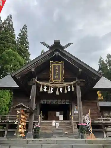 八海山尊神社の本殿