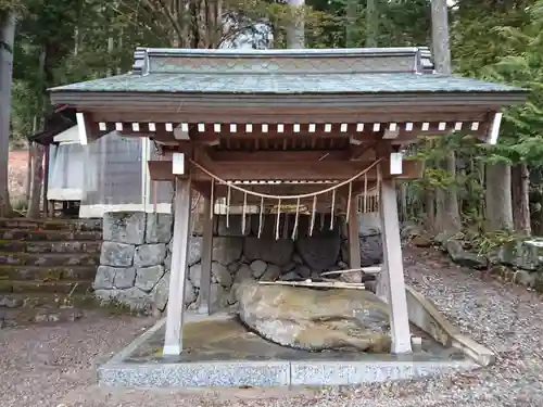 白山神社の手水