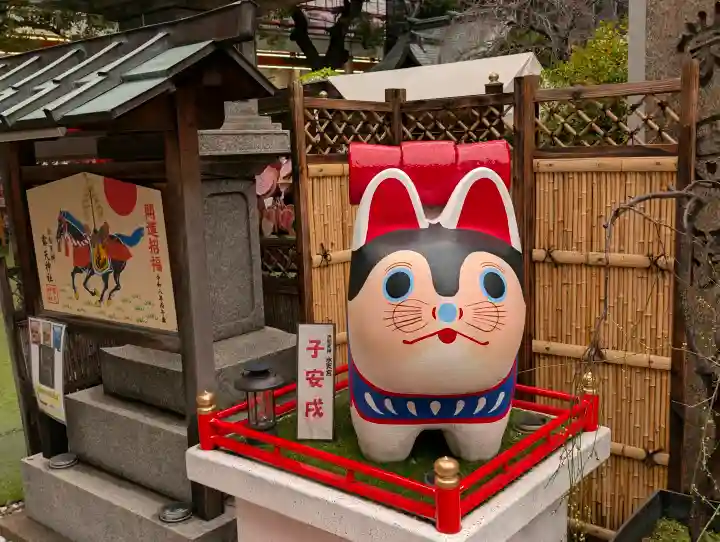 露天神社(お初天神)の{uncategorized: "未分類", other: "その他", undefined: "問題あり", building: "その他建物", grave: "お墓", sacred_gate: "鳥居", guardian: "狛犬", statue: "像", buddha: "仏像", history: "歴史", nature: "自然", garden: "庭園", animal: "動物", pagoda: "塔", temizu: "手水舎", mountain_gate: "山門・神門", sanctuary: "本殿・本堂", subordinate: "末社・摂社", art: "芸術", scenery: "景色", jizo: "地蔵", ema: "絵馬", goshuin: "御朱印", omikuji: "おみくじ", items: "授与品その他", amulet: "お守り", goshuincho: "御朱印帳", eats: "食事", festival: "お祭り", votive_dance: "神楽", shichigosan: "七五三参", wedding: "結婚式", experience: "体験その他", initially: "初詣", around: "周辺", anti_infection: "感染症対策"}