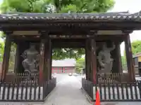 宝仙寺の山門・神門