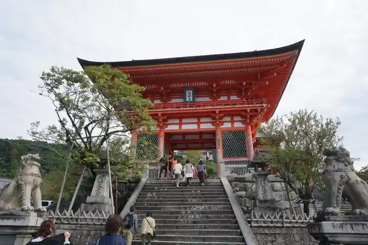 清水寺の山門・神門
