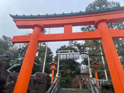穴八幡宮の鳥居