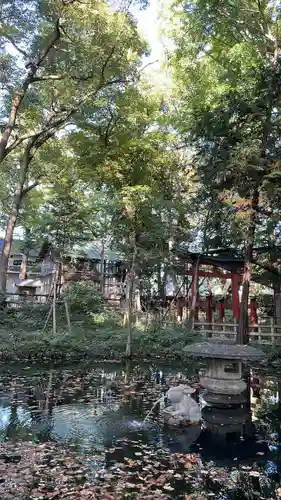 調神社の庭園