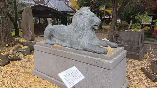 三囲神社の狛犬