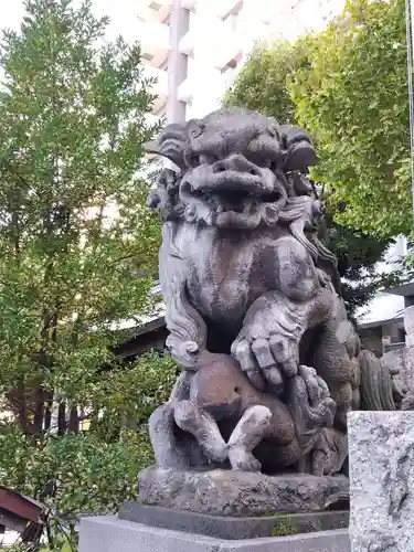 東神奈川熊野神社の狛犬