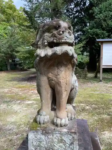 小鴨神社の狛犬