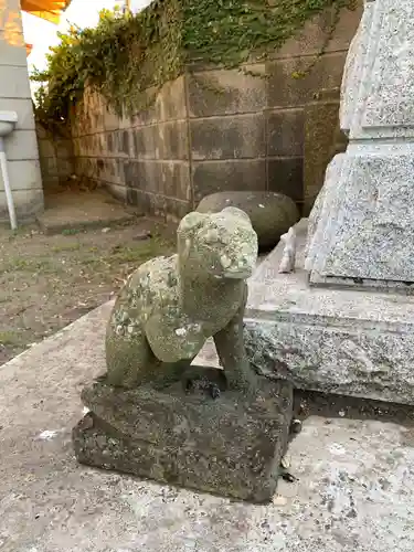 稲荷神社の狛犬