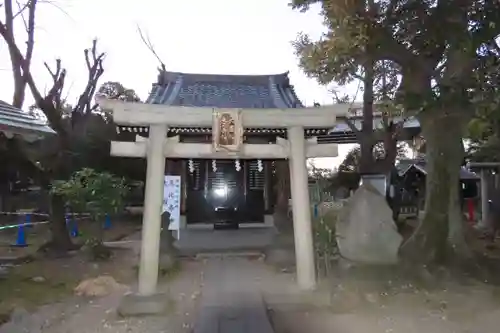 三囲神社の鳥居