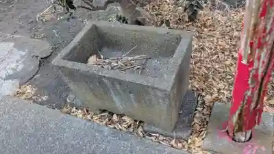 交通稲荷神社の手水舎