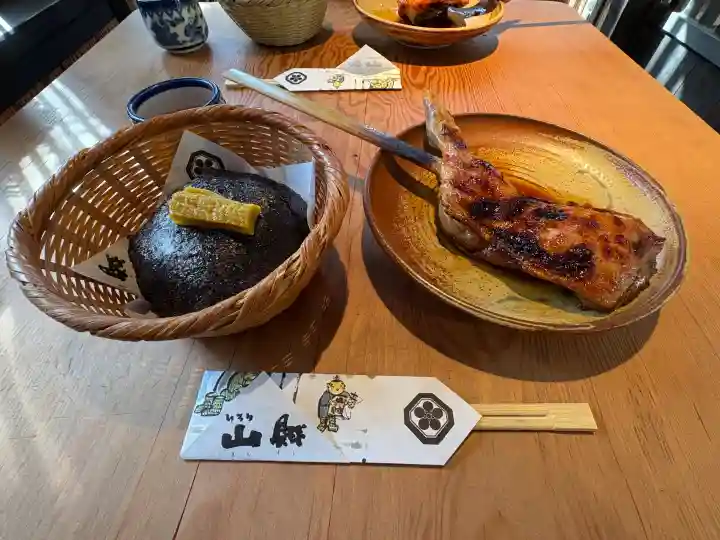 山賊魂稲成神社の{uncategorized: "未分類", other: "その他", undefined: "問題あり", building: "その他建物", grave: "お墓", sacred_gate: "鳥居", guardian: "狛犬", statue: "像", buddha: "仏像", history: "歴史", nature: "自然", garden: "庭園", animal: "動物", pagoda: "塔", temizu: "手水舎", mountain_gate: "山門・神門", sanctuary: "本殿・本堂", subordinate: "末社・摂社", art: "芸術", scenery: "景色", jizo: "地蔵", ema: "絵馬", goshuin: "御朱印", omikuji: "おみくじ", items: "授与品その他", amulet: "お守り", goshuincho: "御朱印帳", eats: "食事", festival: "お祭り", votive_dance: "神楽", shichigosan: "七五三参", wedding: "結婚式", experience: "体験その他", initially: "初詣", around: "周辺", anti_infection: "感染症対策"}