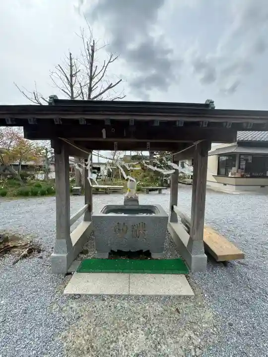 鷲宮神社の{uncategorized: "未分類", other: "その他", undefined: "問題あり", building: "その他建物", grave: "お墓", sacred_gate: "鳥居", guardian: "狛犬", statue: "像", buddha: "仏像", history: "歴史", nature: "自然", garden: "庭園", animal: "動物", pagoda: "塔", temizu: "手水舎", mountain_gate: "山門・神門", sanctuary: "本殿・本堂", subordinate: "末社・摂社", art: "芸術", scenery: "景色", jizo: "地蔵", ema: "絵馬", goshuin: "御朱印", omikuji: "おみくじ", items: "授与品その他", amulet: "お守り", goshuincho: "御朱印帳", eats: "食事", festival: "お祭り", votive_dance: "神楽", shichigosan: "七五三参", wedding: "結婚式", experience: "体験その他", initially: "初詣", around: "周辺", anti_infection: "感染症対策"}