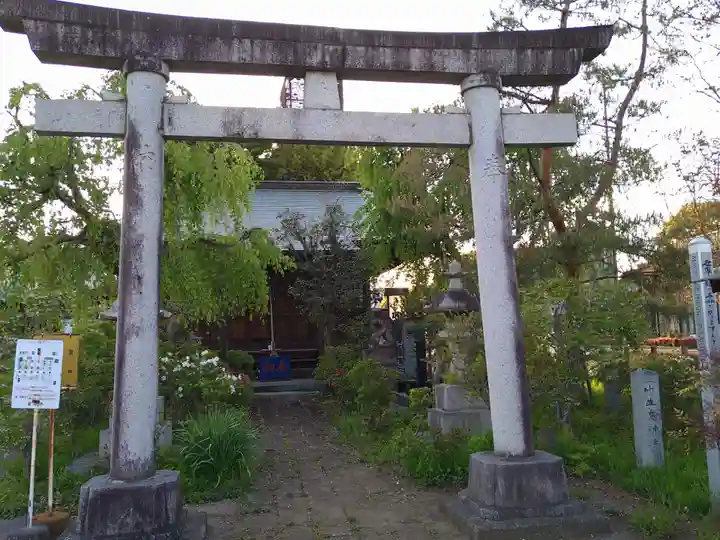 竹生島神社の鳥居