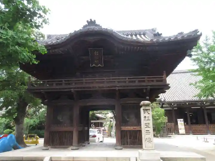 檀王法林寺(栴檀王院無上法林寺)の山門・神門