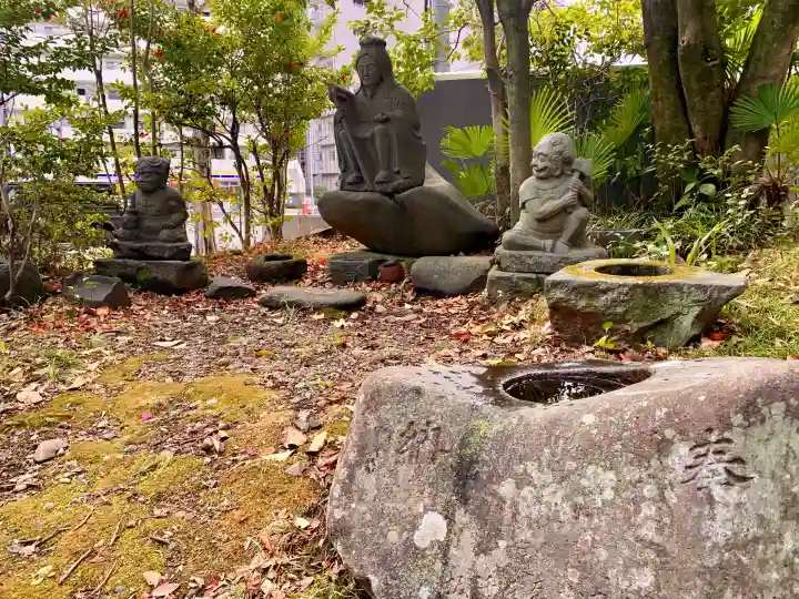 蠣崎神社の{uncategorized: "未分類", other: "その他", undefined: "問題あり", building: "その他建物", grave: "お墓", sacred_gate: "鳥居", guardian: "狛犬", statue: "像", buddha: "仏像", history: "歴史", nature: "自然", garden: "庭園", animal: "動物", pagoda: "塔", temizu: "手水舎", mountain_gate: "山門・神門", sanctuary: "本殿・本堂", subordinate: "末社・摂社", art: "芸術", scenery: "景色", jizo: "地蔵", ema: "絵馬", goshuin: "御朱印", omikuji: "おみくじ", items: "授与品その他", amulet: "お守り", goshuincho: "御朱印帳", eats: "食事", festival: "お祭り", votive_dance: "神楽", shichigosan: "七五三参", wedding: "結婚式", experience: "体験その他", initially: "初詣", around: "周辺", anti_infection: "感染症対策"}